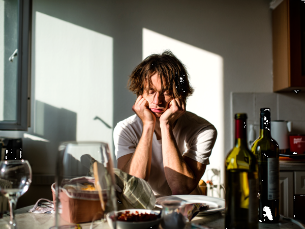 Depois de festas com álcool, a forma como você se reidrata pode estar sabotando seu corpo