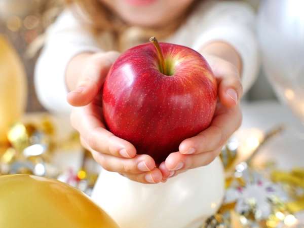 A simpatia com maçã que muita gente faz no Ano-Novo para atrair prosperidade