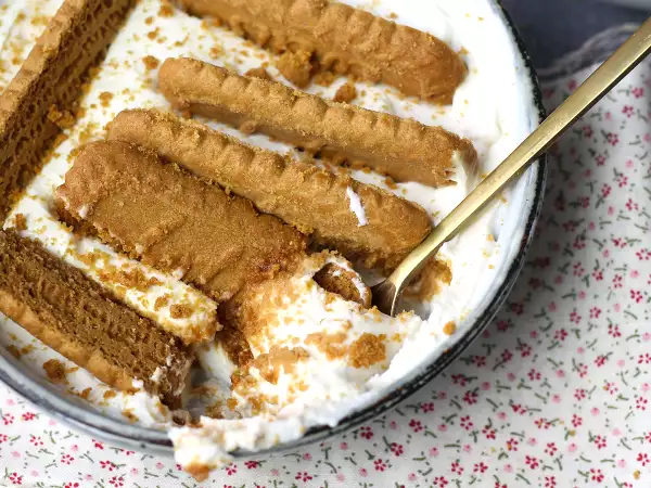 Nem cheesecake nem japonês: a receita viral de iogurte e biscoito que vale a pena experimentar