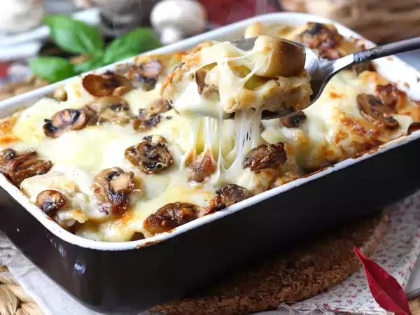 Macarrão gratinado do jeito certo: 5 receitas que transformam uma refeição comum em puro prazer