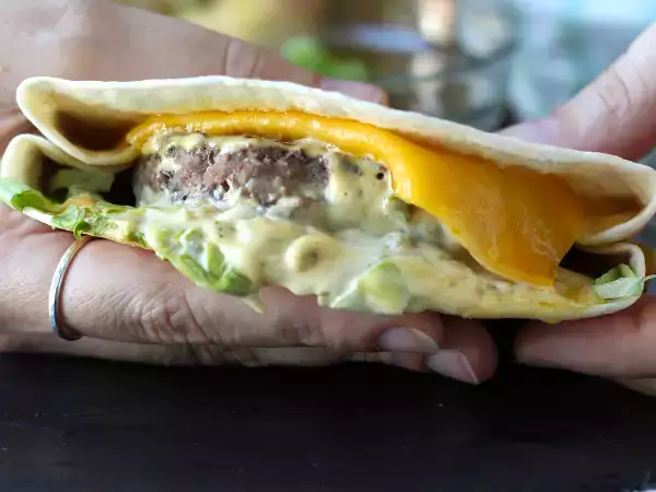 Esse wrap tem o mesmo sabor de um Big Mac... e fica pronto em apenas alguns minutos!