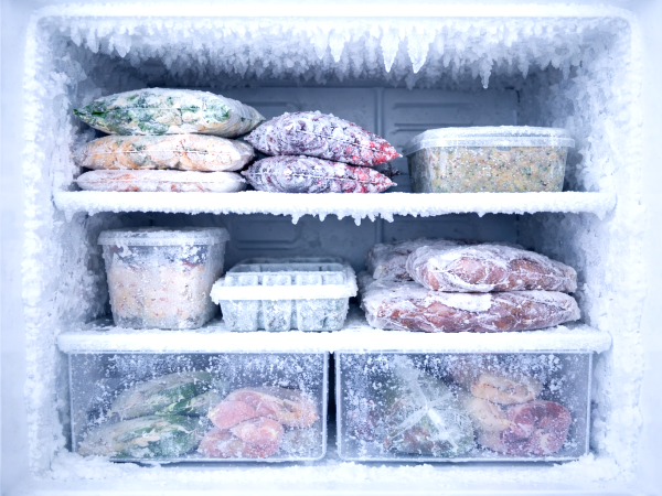 Muito gelo no seu freezer? Aqui está uma dica simples para evitar isso