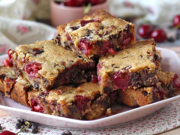 10 bolos perfeitos para a primavera que deixam qualquer tarde mais doce