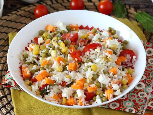Faça saladas com sobra de comida: 17 receitas para transformar o que ficou na geladeira em pratos incríveis