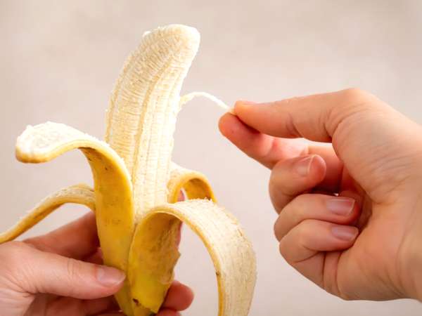 O que são aqueles “fios” na banana e por que eles aparecem o tempo todo?