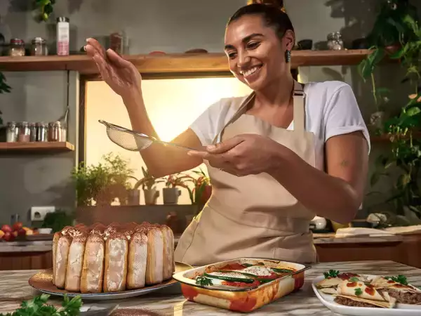 Menu do dia, 27 abril : Uma experiência gastronômica: ovos no forno, quesadilha picante e charlotte de tiramisu