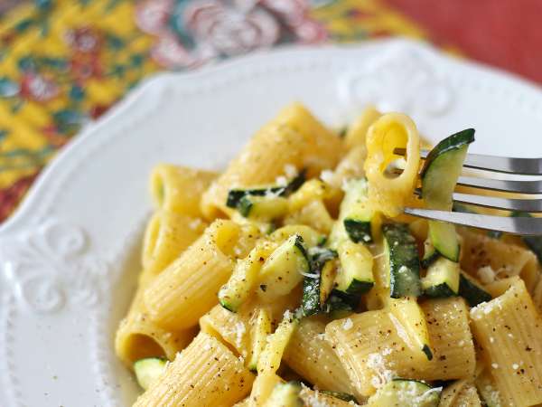 8 receitas de massas vegetarianas baratas que mostram como manter sabor e qualidade gastando pouco