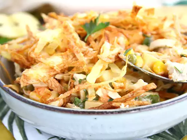 Esse salpicão de Natal é tão leve que você repete sem peso na consciência (e ninguém sente falta da maionese)