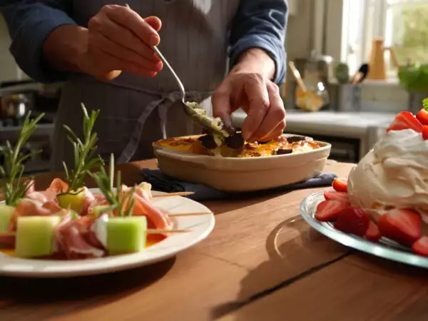 Menudo dia, 6 de Junho: delícias de verão com melão, moussaka e pavlova