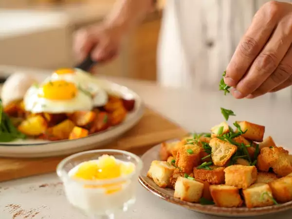 Menu do dia, 8 de Junho: croutons crocantes, ovos rotos e limonada suíça