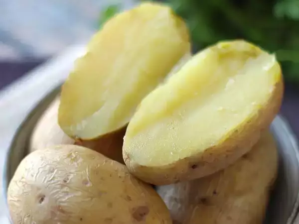As suas batatas nunca ficam bem cozidas? O detalhe que quase toda a gente ignora explica porquê