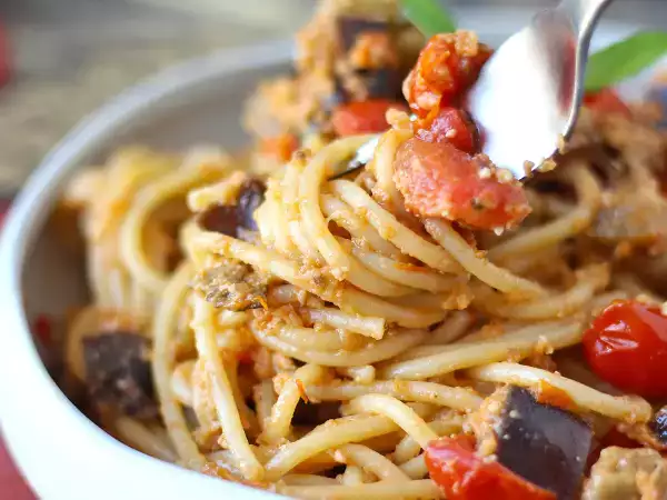 10 receitas rápidas de beringela que estão a surpreender até quem dizia não gostar dela