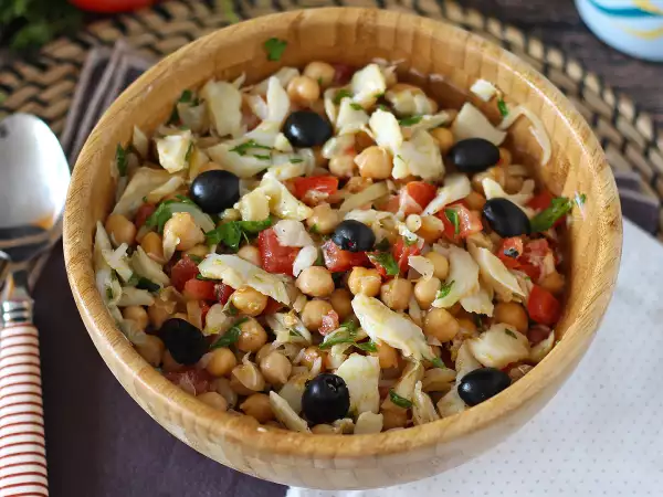 Os ingredientes que deixam suas saladas realmente saciantes e afastam a fome das 16h