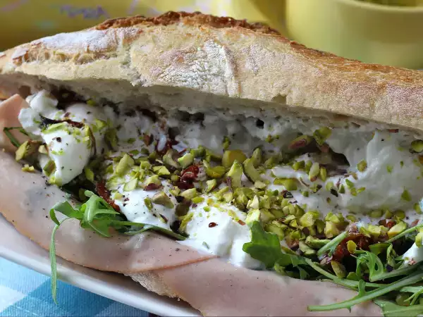 Mortadela, burrata e pistache: por que essa combinação italiana está em alta no momento