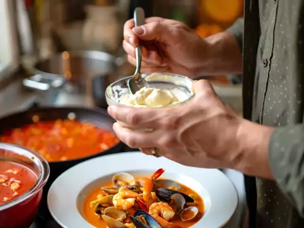 Menu diário, 10 de julho de 2026: gaspacho à alentejana, massada de marisco e sorvete caseiro de leite condensado
