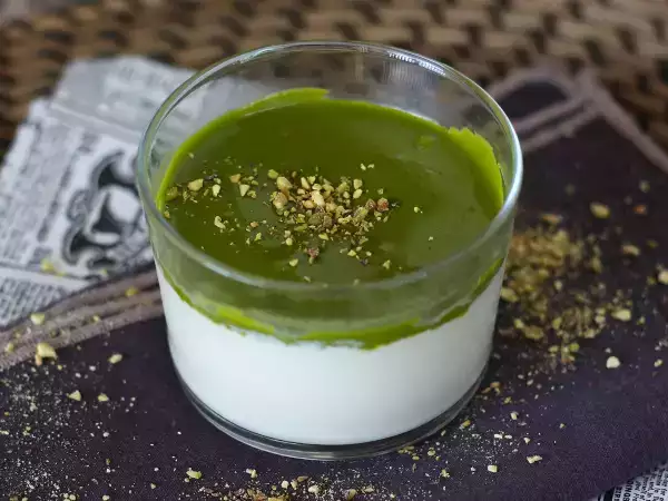 Esta panna cotta italiana parece sobremesa de restaurante, mas fica pronta com um esforço mínimo