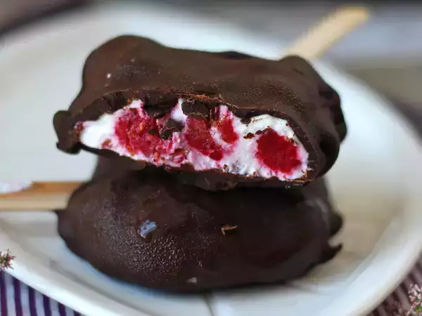 Quem acha que chocolate não combina com calor ainda não descobriu estas receitas refrescantes de verão