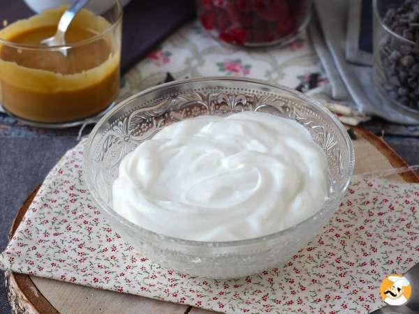Skyr, iogurte grego ou iogurte natural: diferenças de proteína, gordura e calorias