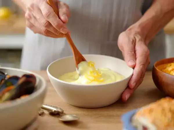 Menu diário, 18 de agosto: mexilhões ao natural, caril de camarão e lemon posset