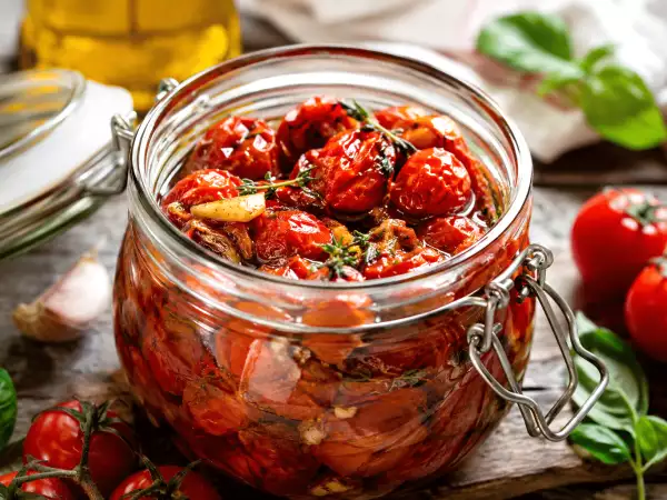 Tomates-cereja muito maduros: métodos simples e sem desperdício para conservá-los por várias semanas