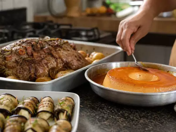 Menu diário, 9 de setembro: rolinho de berinjela, perna de borrego e pudim caseiro