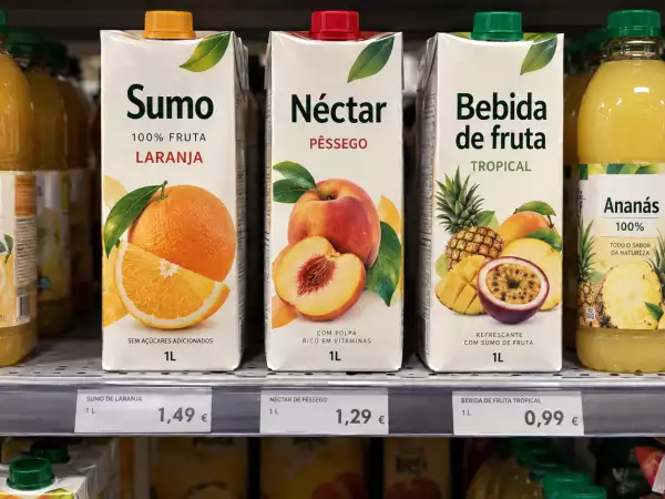 Néctar, sumo e bebida de fruta: não são a mesma coisa. Descubra o que está mesmo a beber