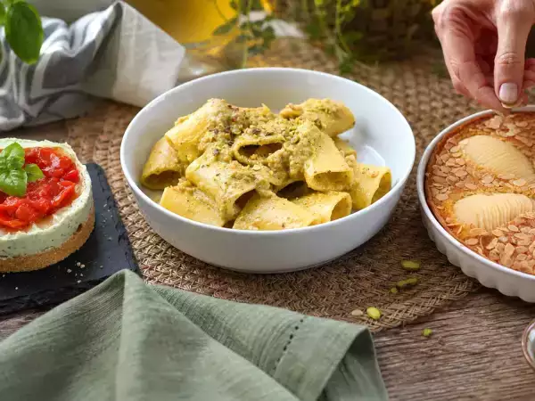 Menu diário, 27 de setembro: cheesecake salgado, massa com atum e tarte de amêndoas