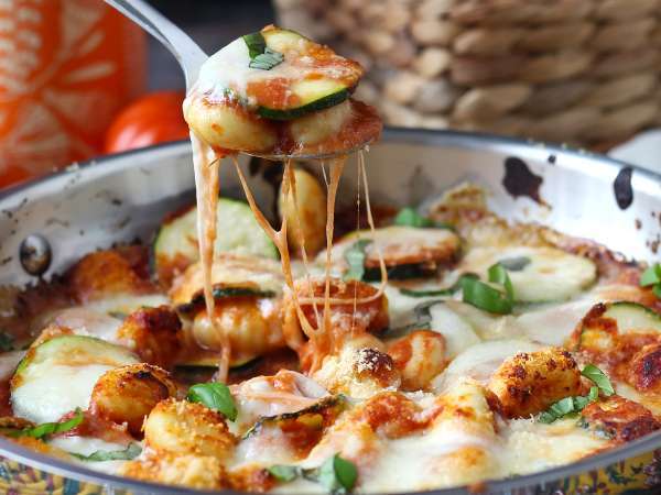 Não tem tempo para cozinhar? Esse gratinado de nhoque super cremoso fica pronto em menos de 30 minutos