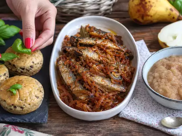 Menu diário, 2 de outubro: delícias com bolinho de azeitona, sardinhas fritas e compota de pera
