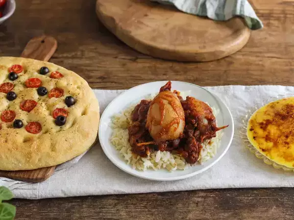 Menu do dia, 10 de outubro: focaccia mediterrânica, lulas recheadas e leite-creme