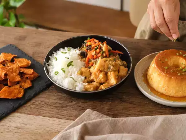 Menu do dia, 16 de outubro: chips de abóbora, tofu General Tao e pudim de leite condensado
