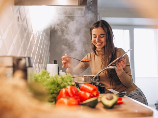 Estas 5 dicas o ajudarão a reduzir o consumo de energia na cozinha!