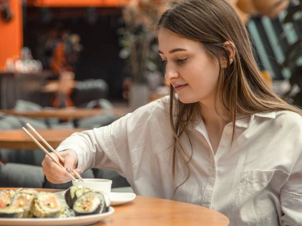 Se você come sushi desse jeito, está errado! Descubra o que um japonês nunca faria.