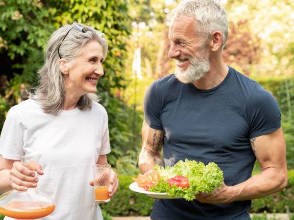 Como uma alimentação balanceada pode evitar o risco de acidente vascular cerebral (AVC)?