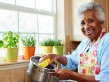 Artigos: Descubra o truque das avós para panelas que brilham como novas usando só um ingrediente