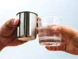Artigos: Copo de vidro ou de inox: qual mantém a bebida gelada por mais tempo?