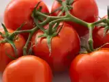 Artigos: 8 receitas com tomate que vão muito além da salada