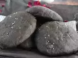 Artigos: Pão preto de Wednesday: a receita sombria do Burger King que virou febre ( e que dá pra fazer em casa)