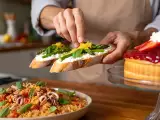 Artigos: Menu diário, 3 de maio: bruschettas, arroz de lula e torta de morango
