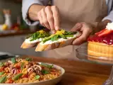 Artigos: Menu diário, 3 de maio: bruschettas, arroz de lula e torta de morango