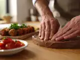 Artigos: Menu diário, 7 de maio: delícias de tomates, kafta e bolo mousse
