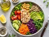 Artigos: Die Zutaten, die Ihre Salate richtig sättigend machen (und den Heißhunger um 16 Uhr verhindern)