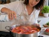 Artigos: Um ingrediente pouco conhecido do supermercado que transforma pratos de arroz, frutos do mar e peixes num piscar de olhos