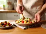 Artigos: Menu diário, 22 de julho: caponata siciliana, salada de nhoque crocante e bolo de um ovo só