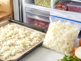 Artigos: Como conservar cebolas já cortadas no freezer: o passo simples que evita odores e gelo