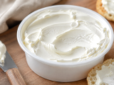 Artigos: Queijo fresco já aberto: como aproveitar o restante do pote com essas receitas rápidas