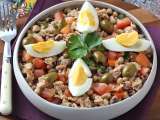 Artigos: A salada portuguesa que salva os almoços de calor: feijão-frade, atum, ovo e azeitonas