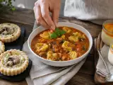 Artigos: Menu do dia, 31 de outubro de 2026: folhados de Halloween, sopa de tortellini e creme de ovos