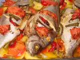 Receita Dourada no forno com pimentos e uma dieta em curso