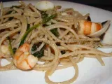 Receita Esparguete integral com espinafres, amêijoas e camarão